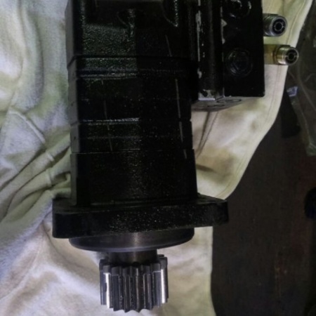 Silnik hydrauliczny obrotu 151F0378-2